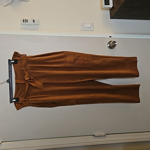 WHBM Ultra-Suede Paperbag Tapered Ankle Pant size 10 - Picture 6 of 7